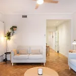 Warmth And Comfort In The Sought-after Eixample * Barcelona