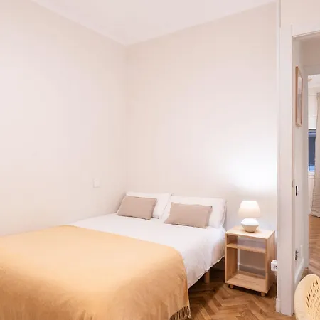 Warmth And Comfort In The Sought-after Eixample