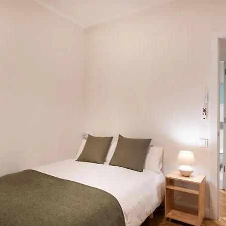 Apartment Warmth And Comfort In The Sought-after Eixample Barcelona