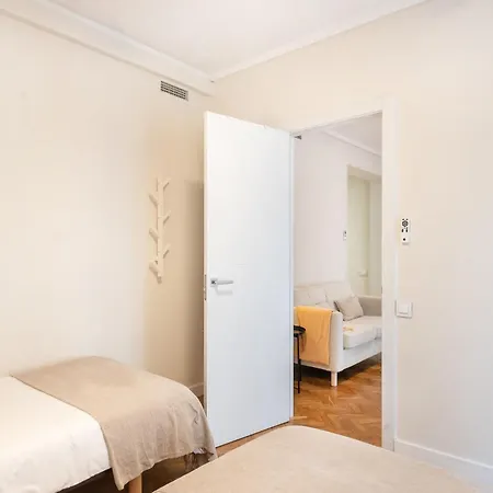 Warmth And Comfort In The Sought-after Eixample