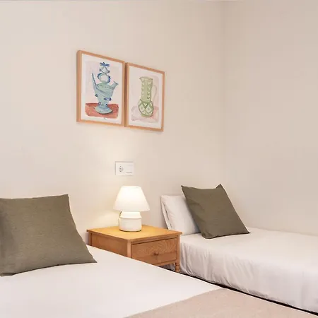 Warmth And Comfort In The Sought-after Eixample Lejlighed