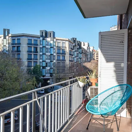 Warmth And Comfort In The Sought-after Eixample Appartement Barcelone