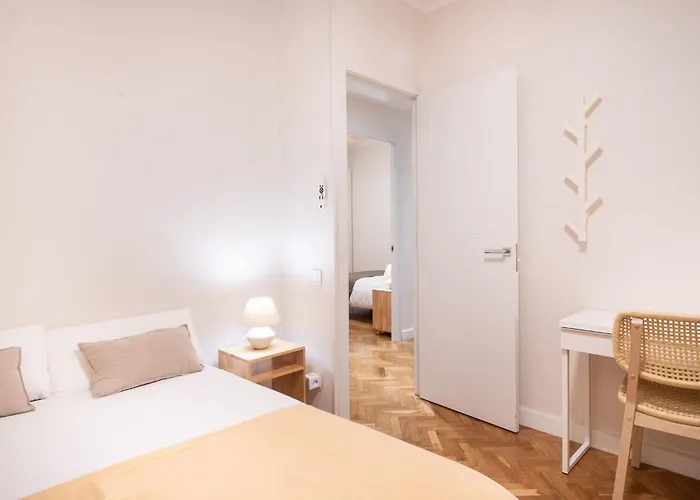 Warmth And Comfort In The Sought-after Eixample *
