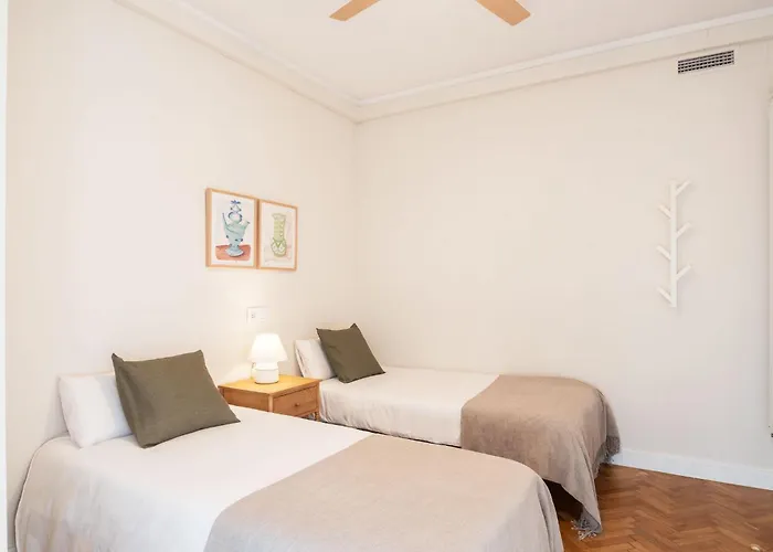 Warmth And Comfort In The Sought-after Eixample Appartement Barcelona