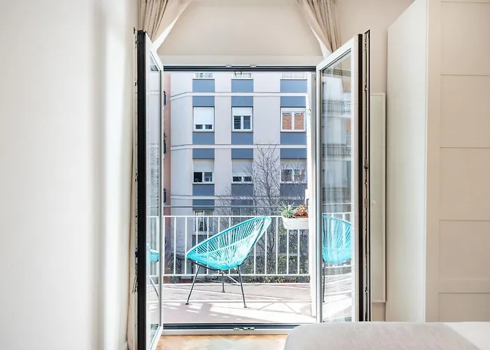 Warmth And Comfort In The Sought-after Eixample Barcelona