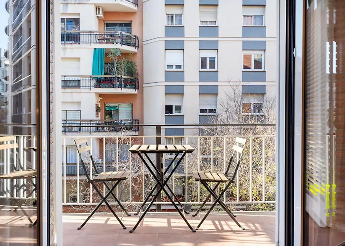 Warmth And Comfort In The Sought-after Eixample Barcelona
